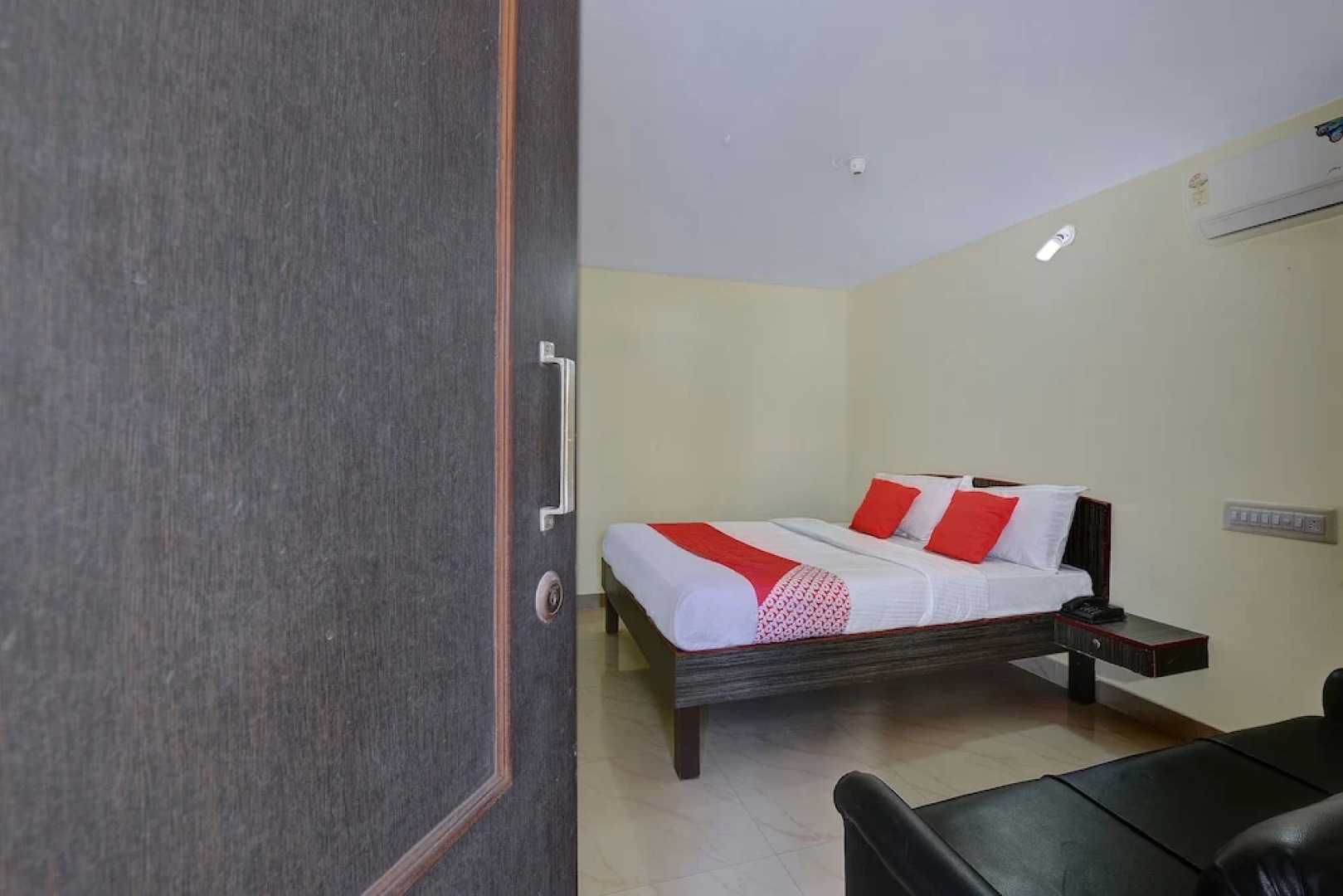 OYO 22499 Vishnu Residency