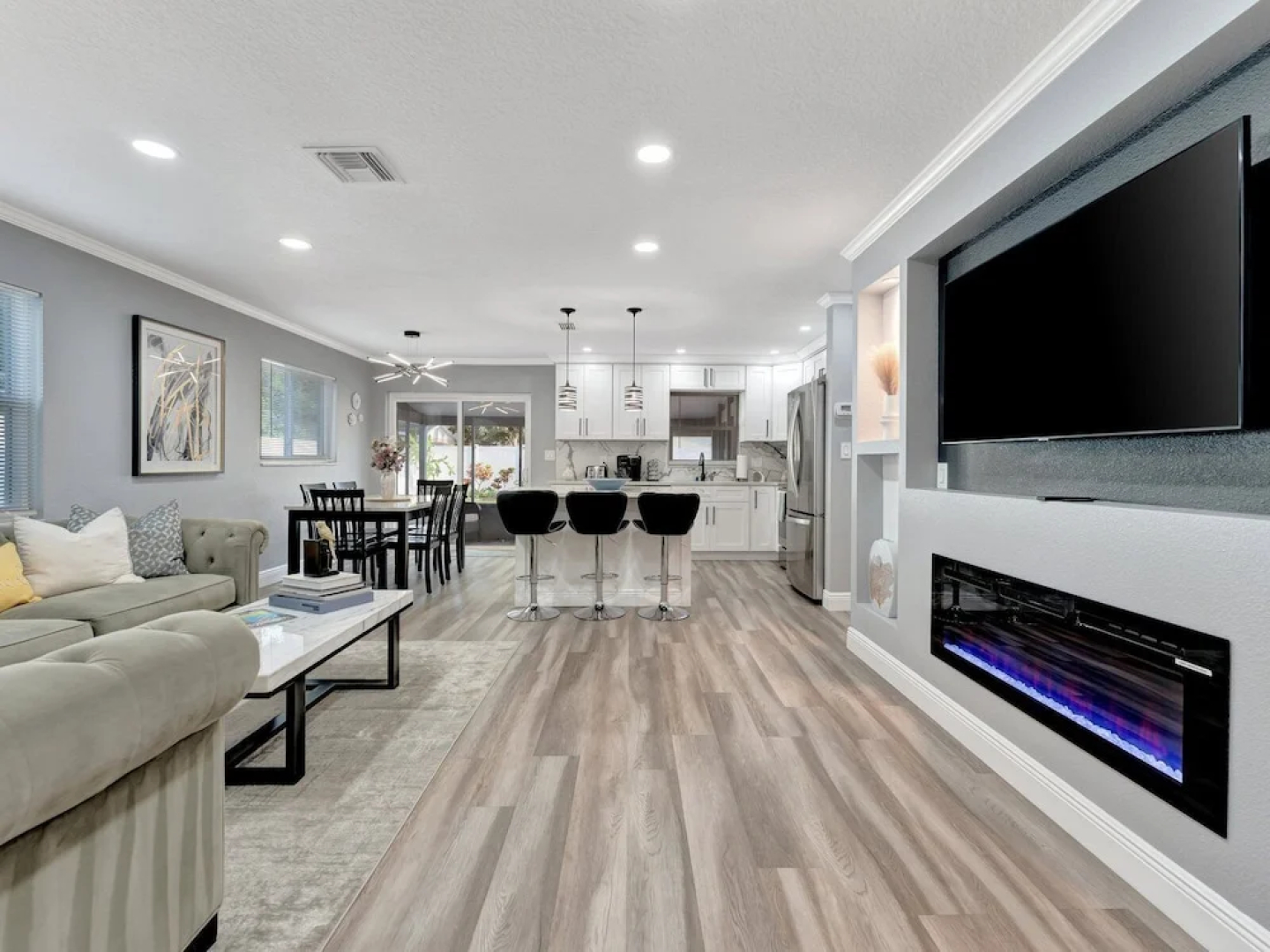 The Family Escape Hot Tub & BBQ near IRB