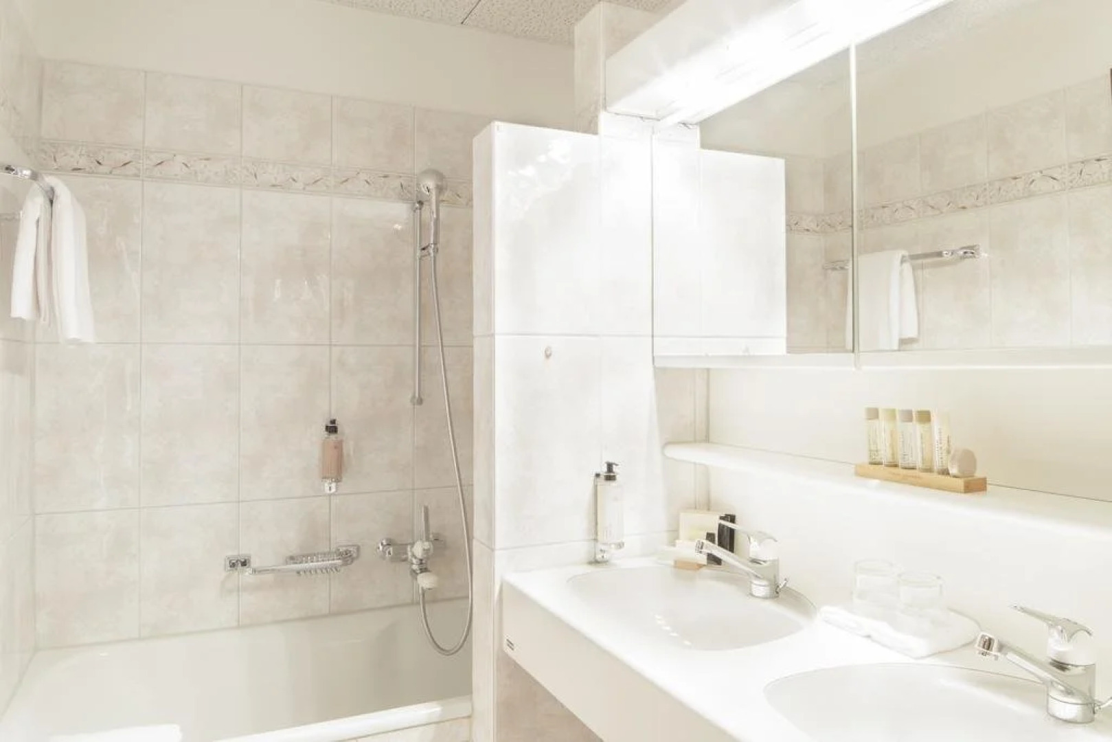 Jagd-Schloss – Swiss-Chalet Merlischachen