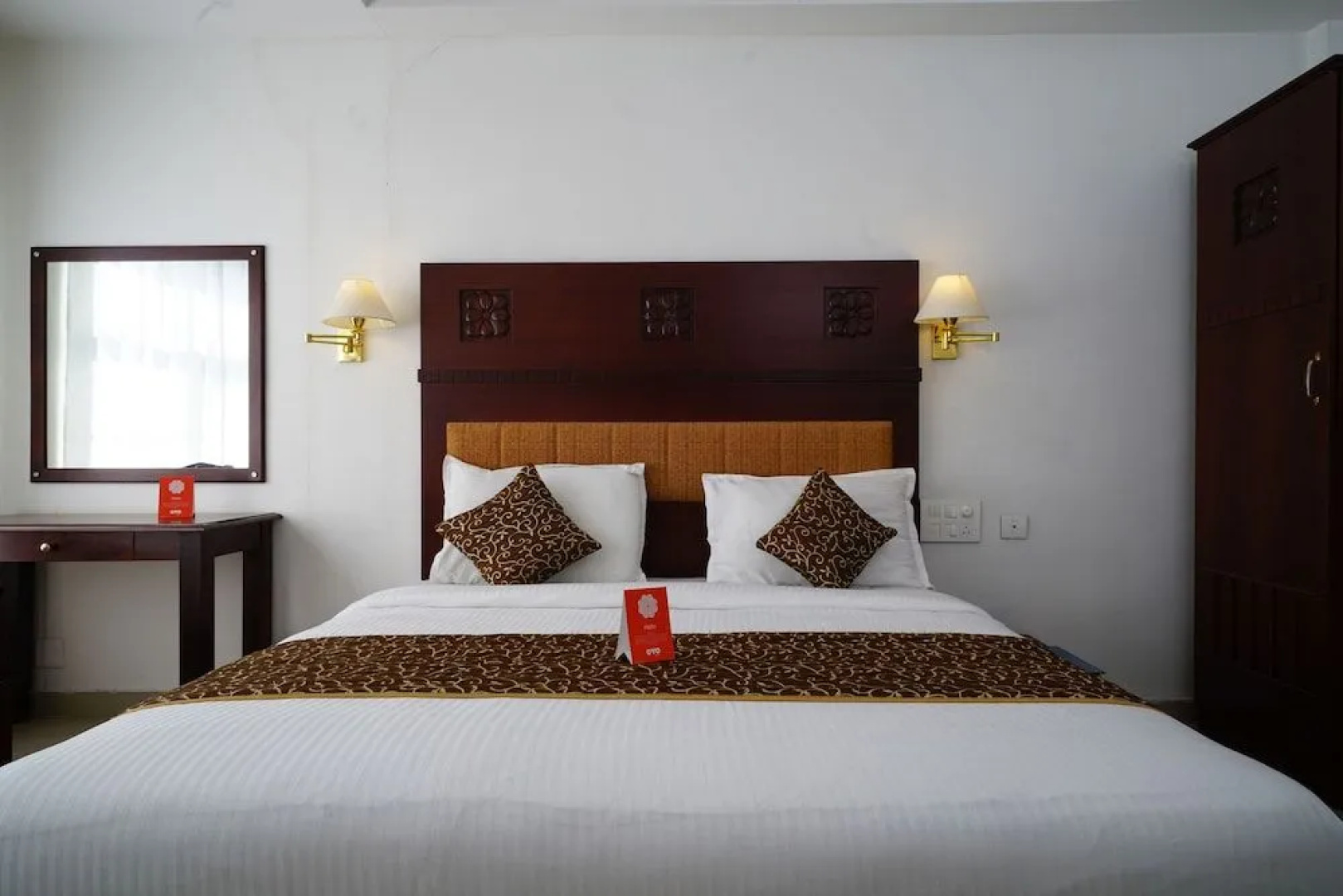 OYO 10637 Hotel Chandana Residency