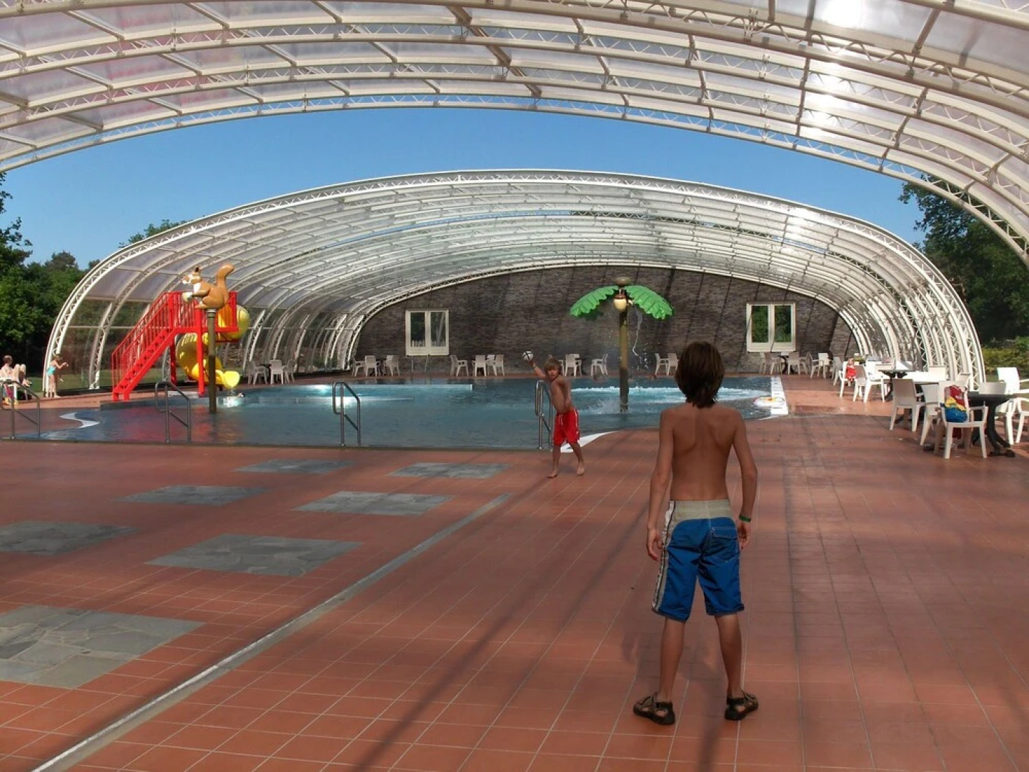 Well furnished bungalow, surrounded by nature