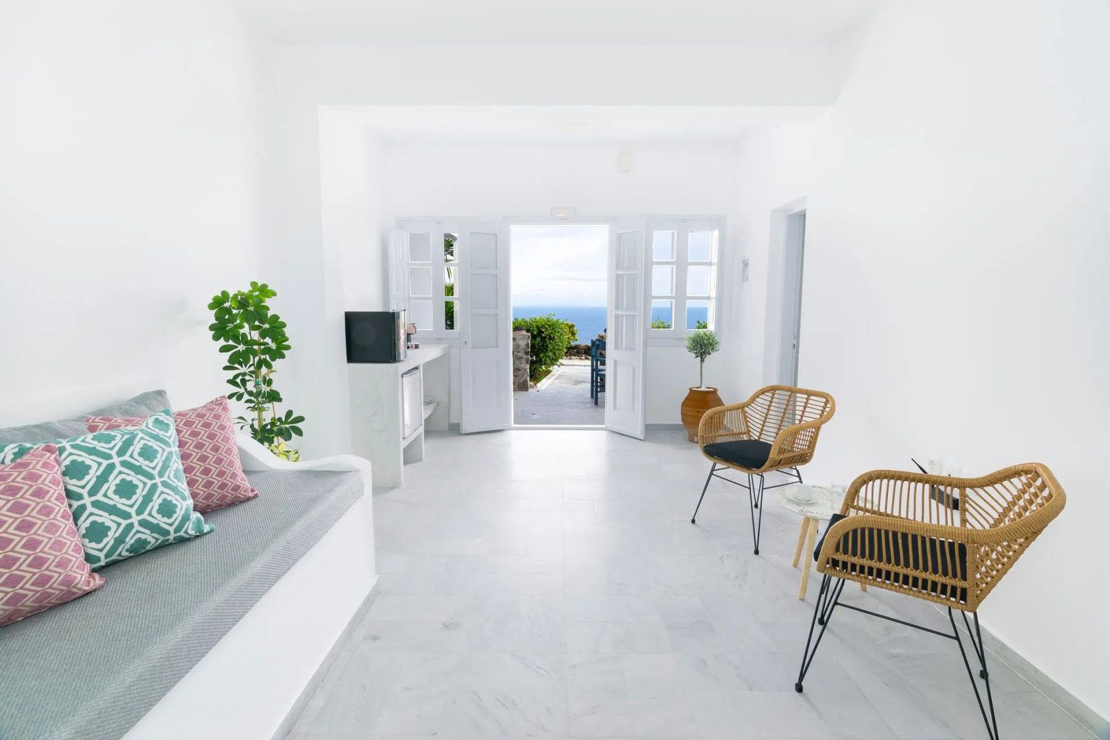 Phaos Santorini Suites