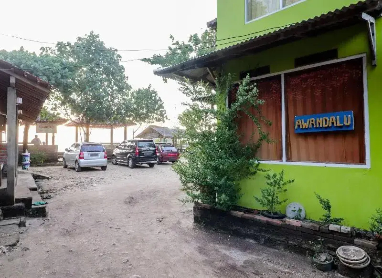 Penginapan Awandalu by ZUZU