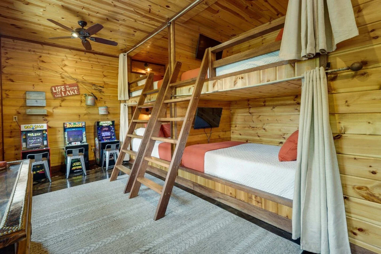 Broken Bow Cabin w/ Game Room & Private Hot Tub!