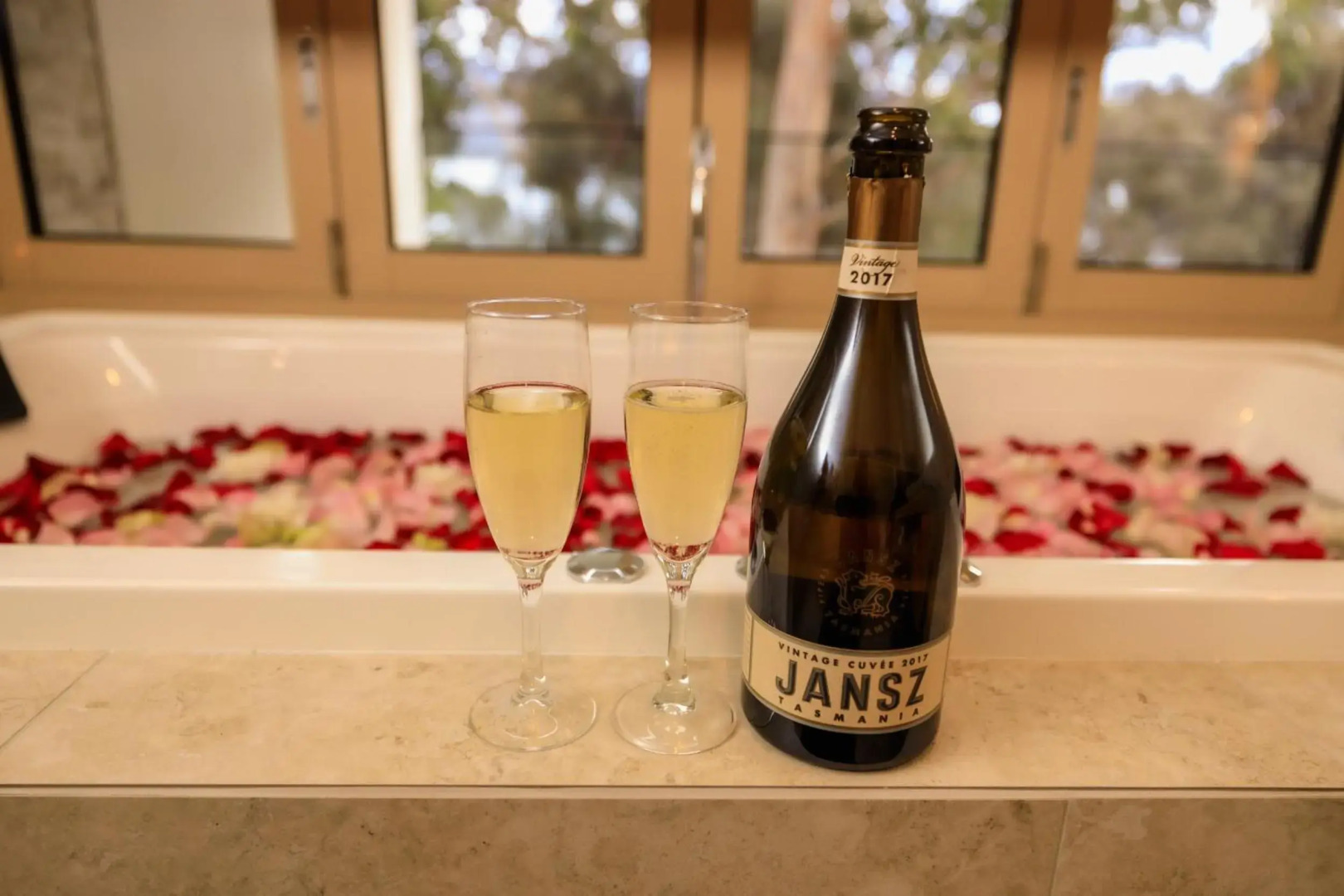 Absolute Oceanfront Bruny Island Secrets Retreat