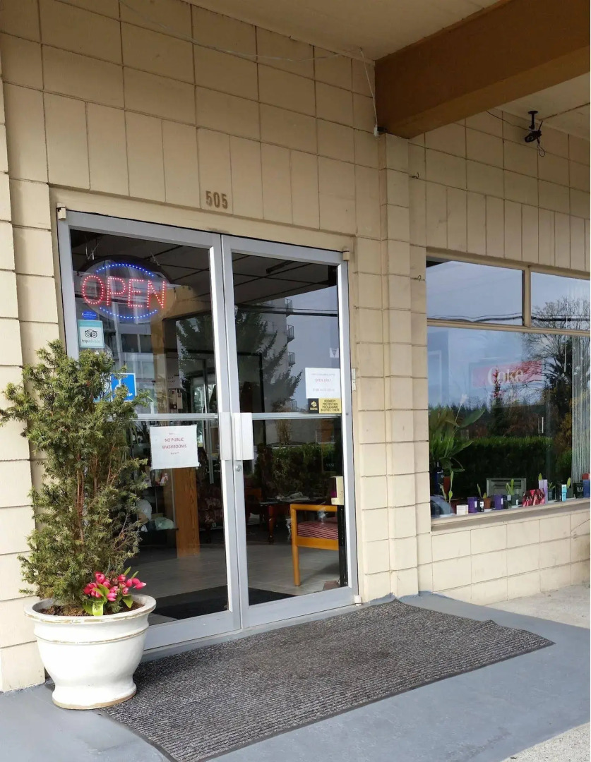 The Port-O-Call Inn & Suites