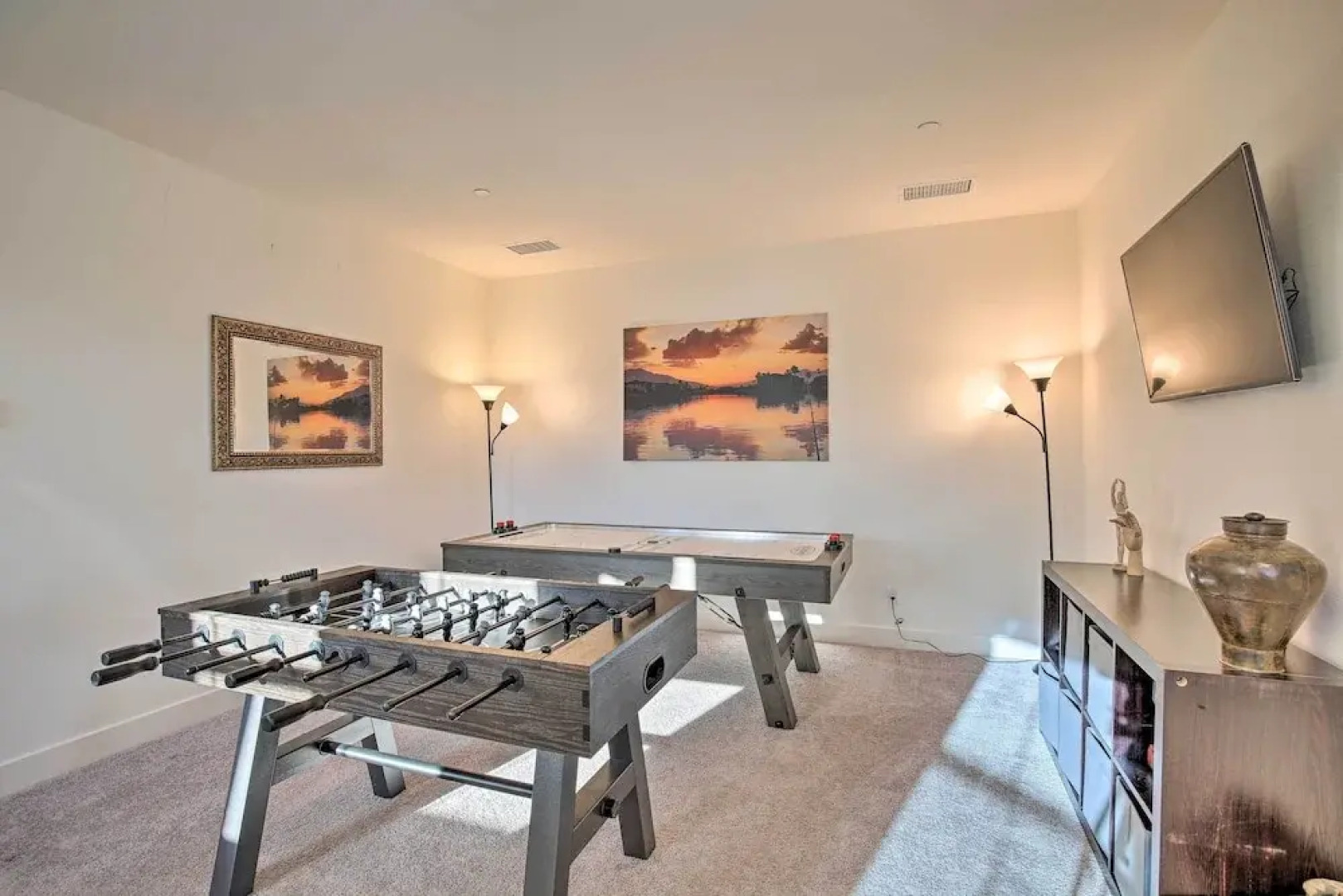 Lakefront Indio Villa: Private Pool & On-site Golf