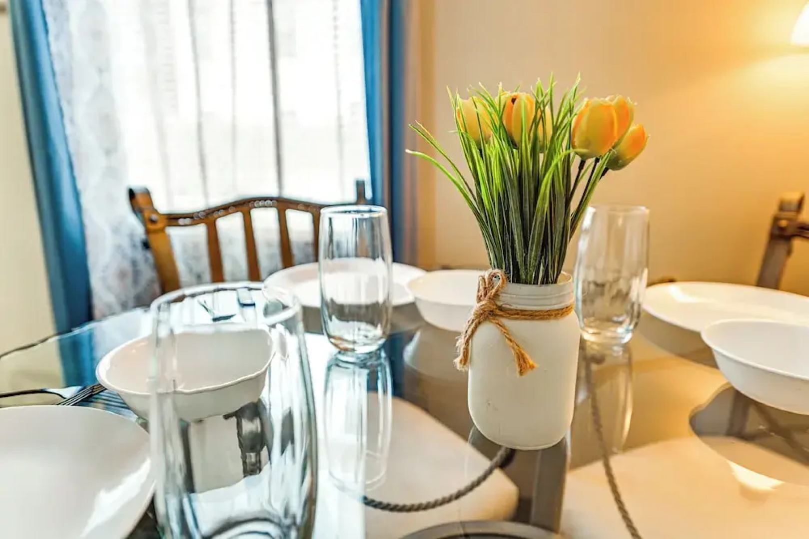 Near Cayuga Wine Trail: Seneca Falls Convenience!