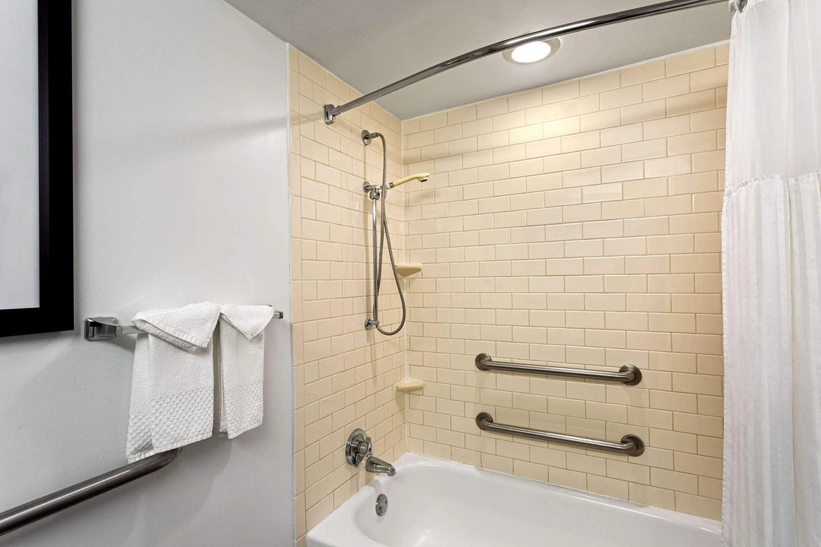 DoubleTree by Hilton Washington Meadow Lands Casino Area