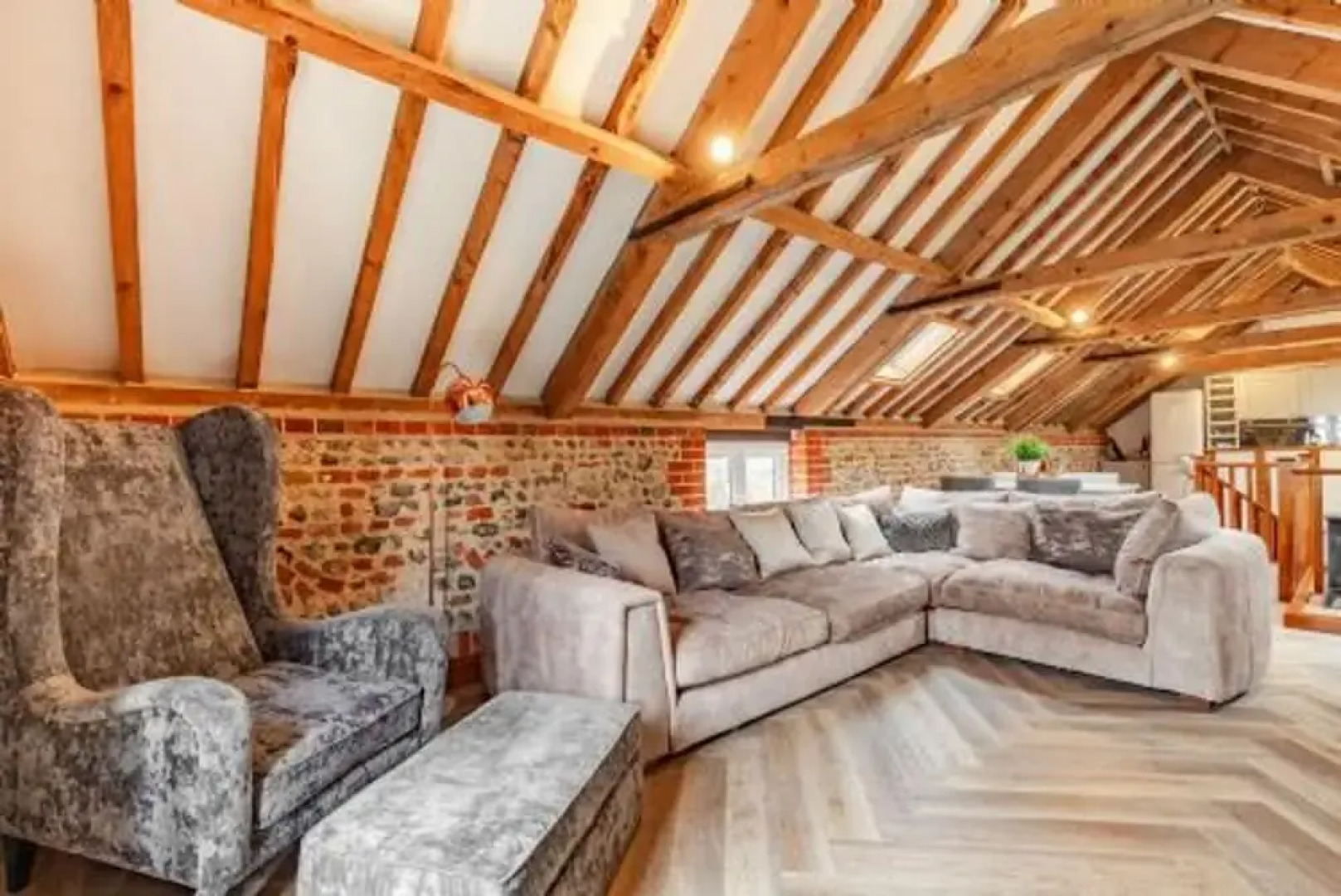 Host Stay Rogues Barn