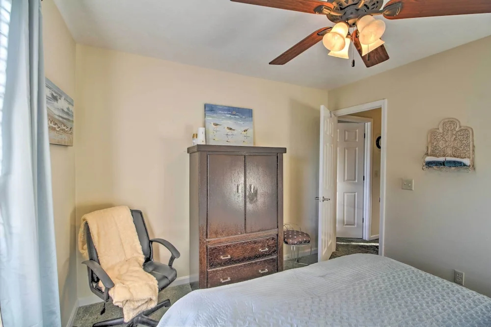 Pet-friendly Home w/ Yard: 9 Mi to Table Rock Lake