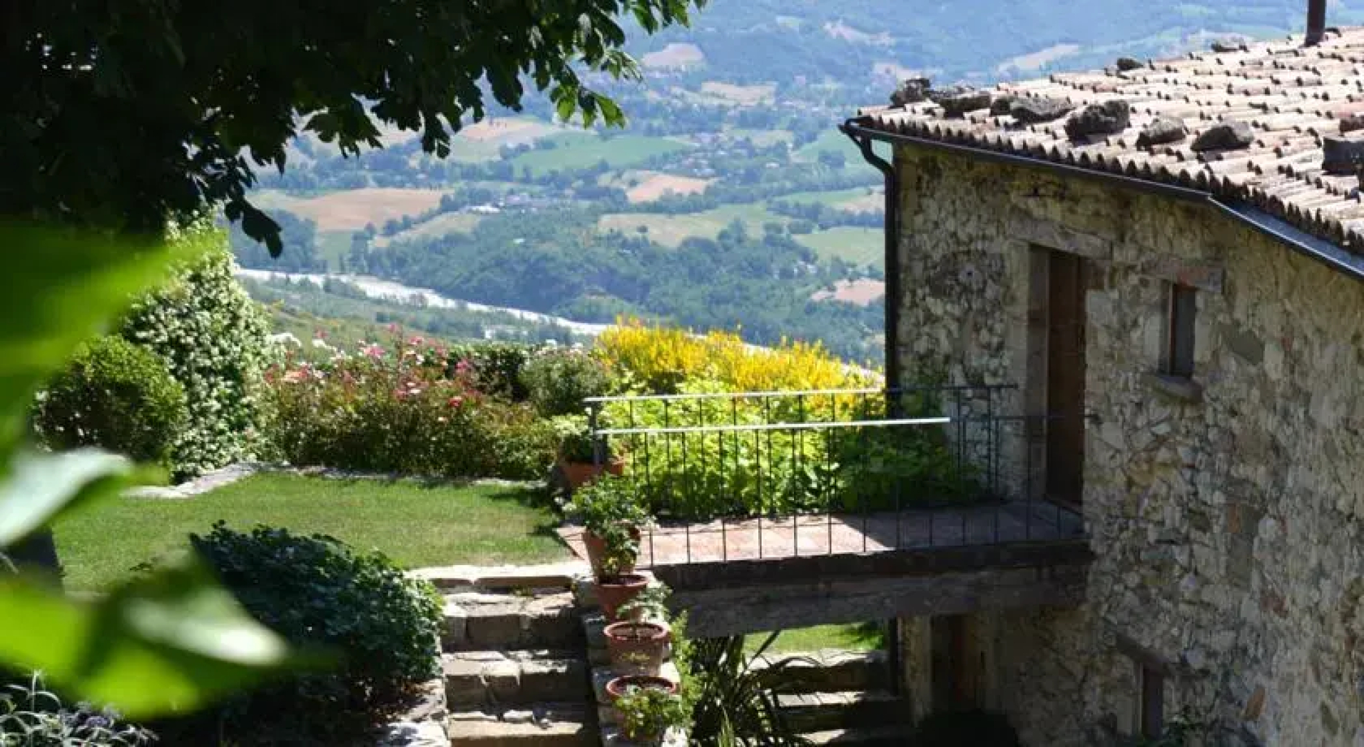 Petrella Guidi Lodge & Historical Hideaway