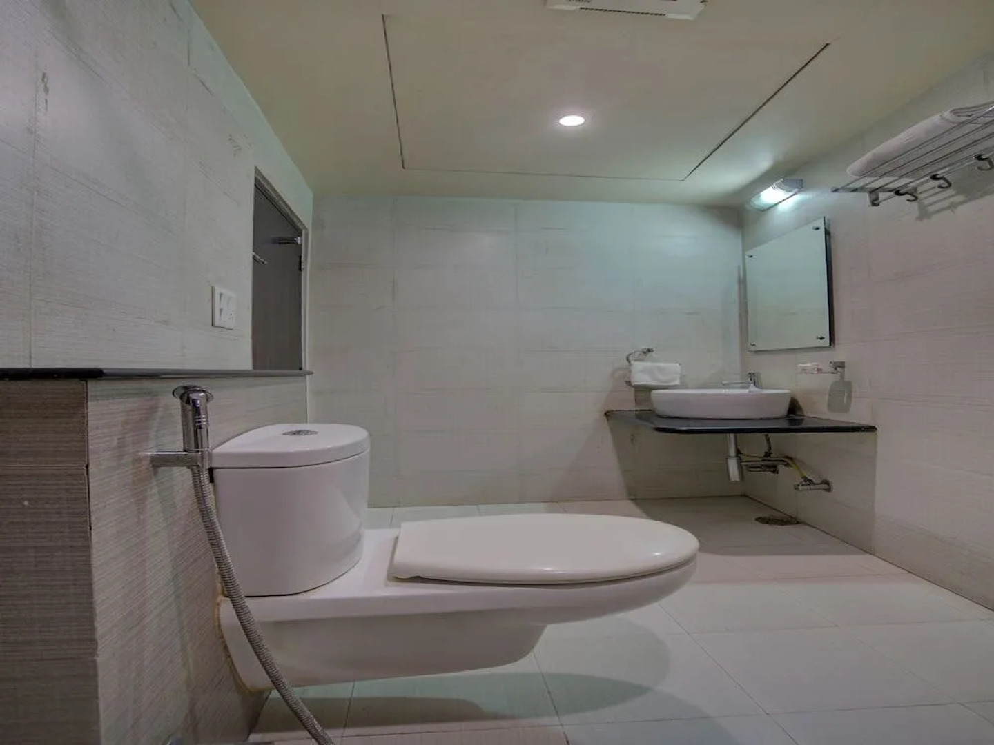 OYO 26196 Hotel Vip Regency