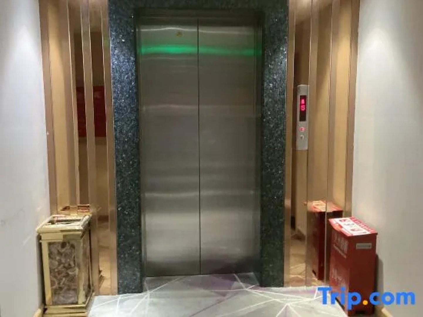 Chuxing Chain Hotel (Jingzhou Jinlong Road Ruijia)