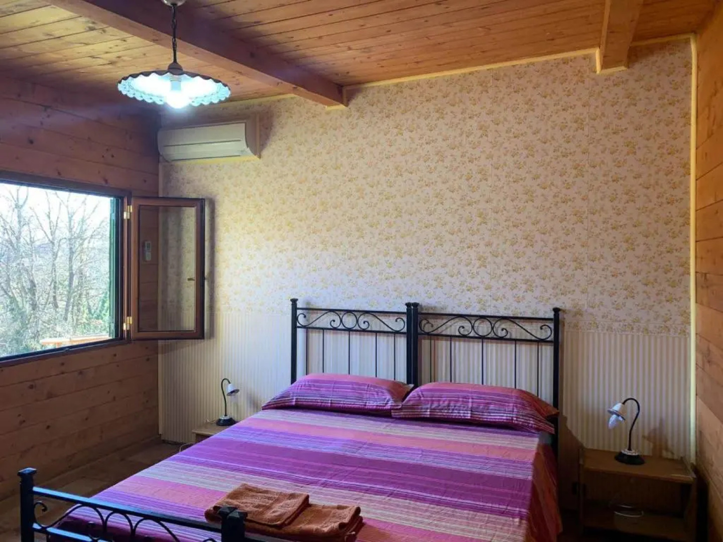 Night in the Wood Sorbo