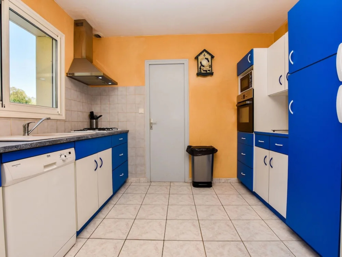 Beautiful Holiday Home With Large Garden in Brittany 1 km From the Beach