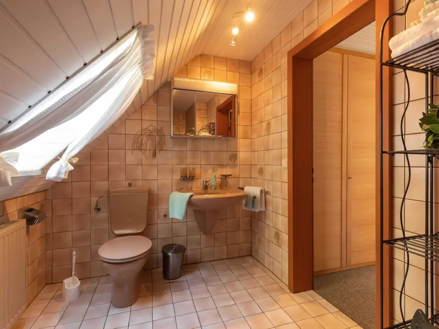 Charming Apartment in Weissenbrunn Near Forest