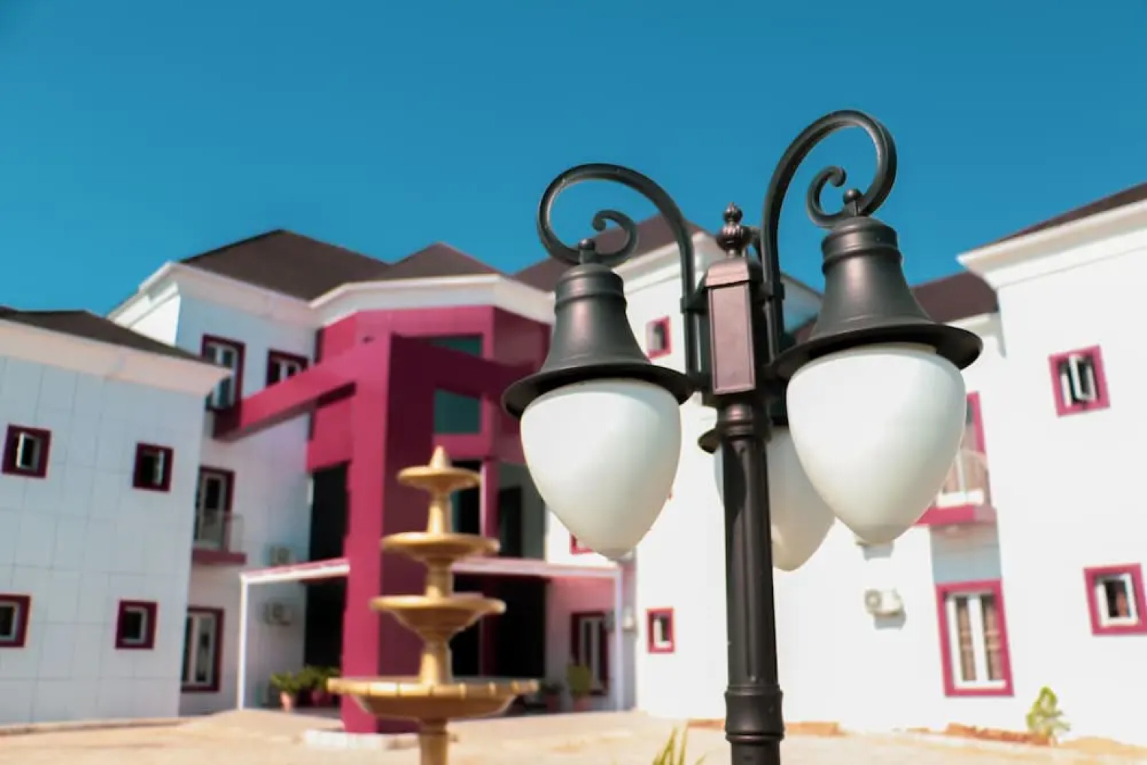 King Daken Diplomatic Suites