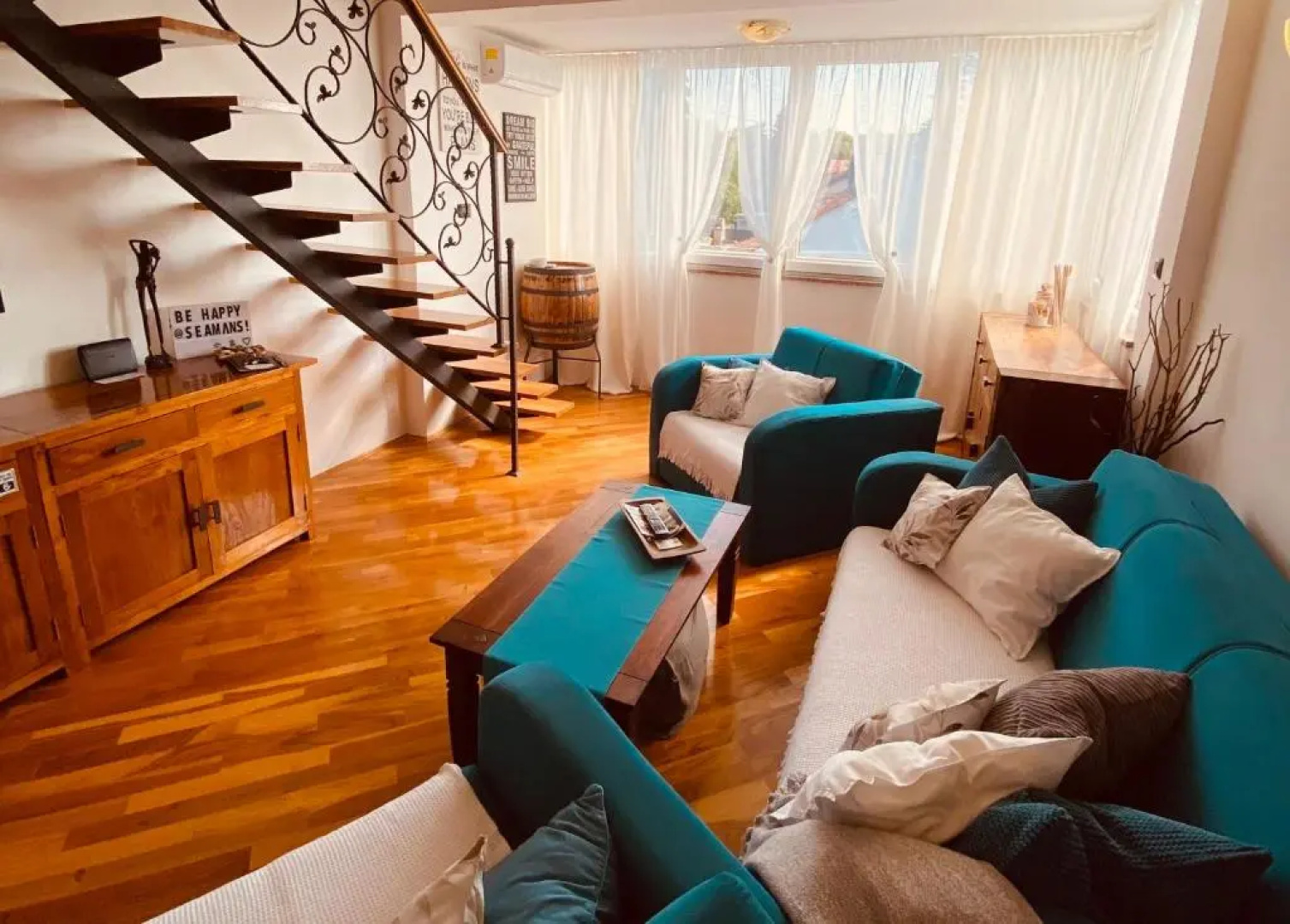 Seamans Apartment