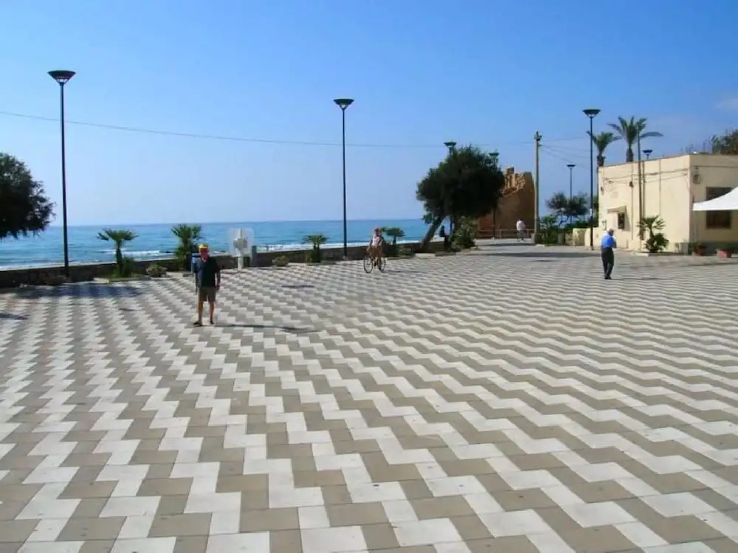 Villa With 2 Bedrooms in Tre Fontane, With Enclosed Garden and Wifi -