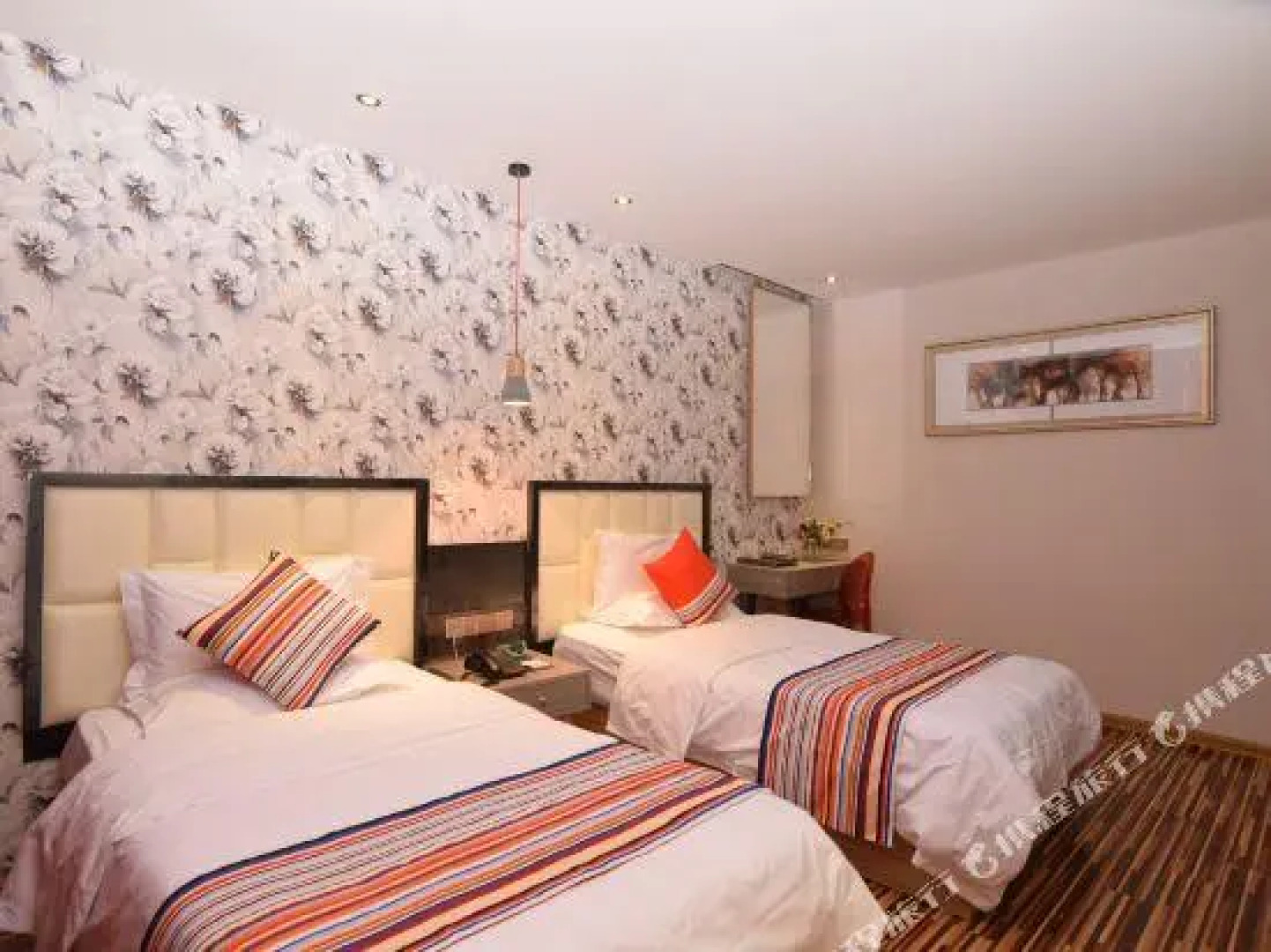 Plateau Impression Hotel (Xining Dongguan Dasi Mojia Street)