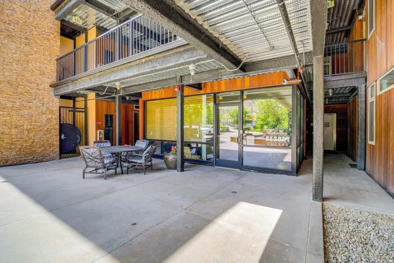 Steps to Lake Chelan: Condo w/ Resort Amenities!