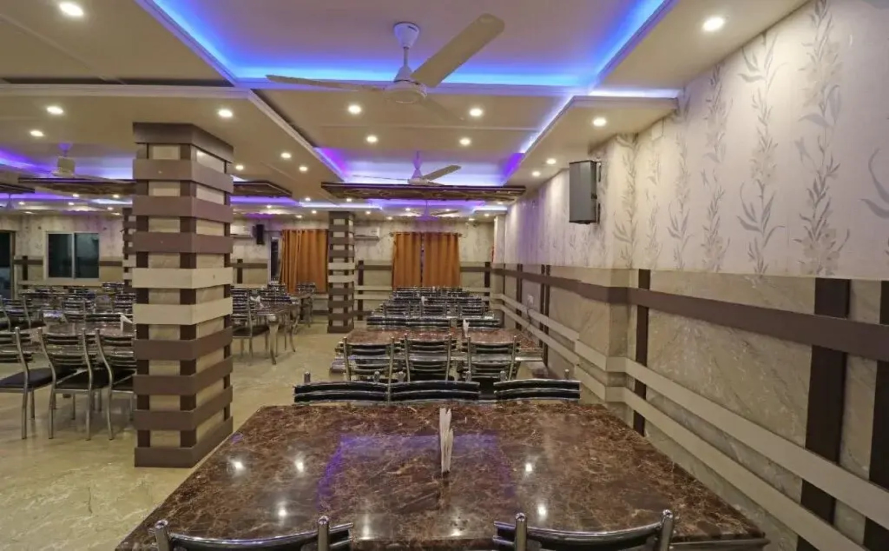 Hotel Taj Palace By OYO Rooms