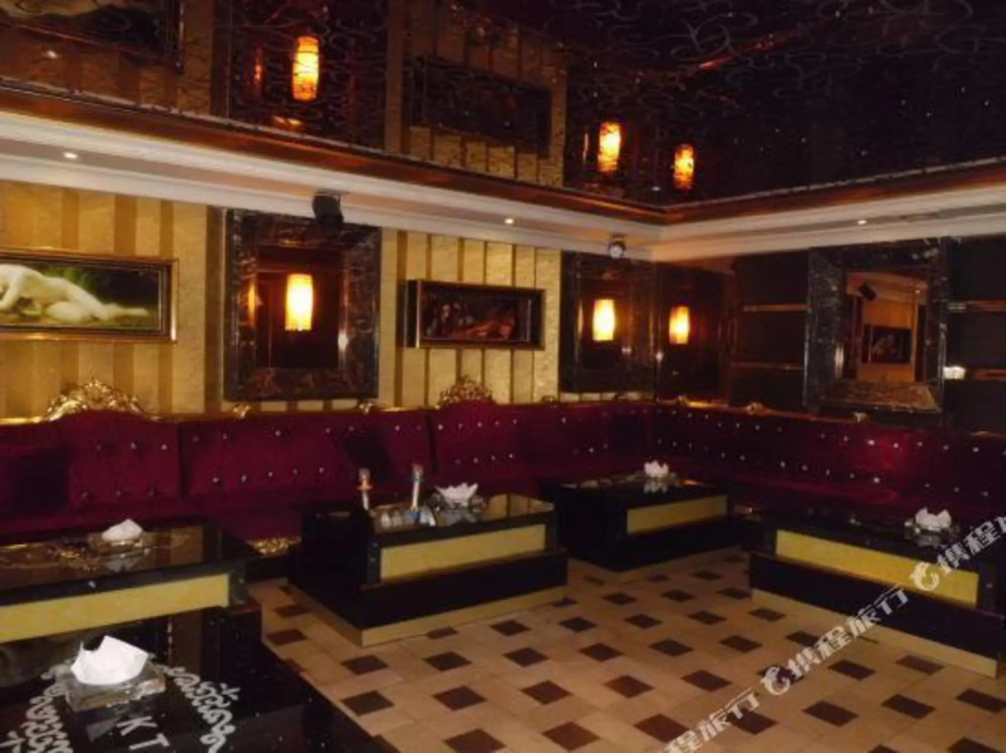 Xuefeng Hotel
