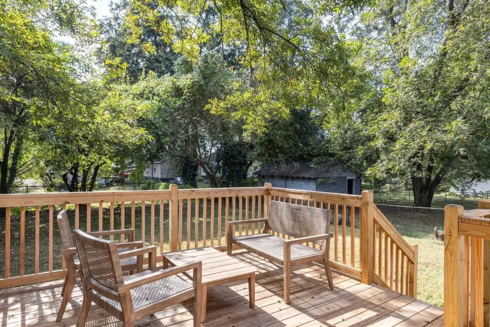 Downtown Delight: Cozy & Pet-friendly Retreat 3 Bedroom Home by RedAwning