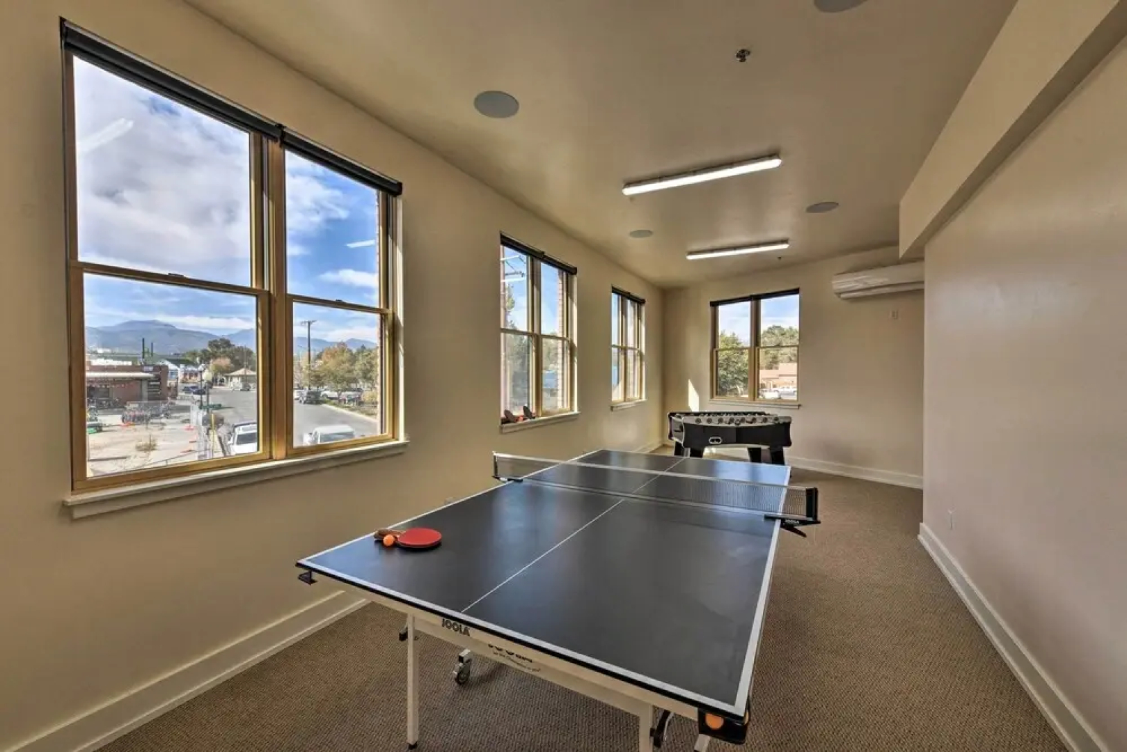 0660: Dtwn Salida Condo w/ Balcony