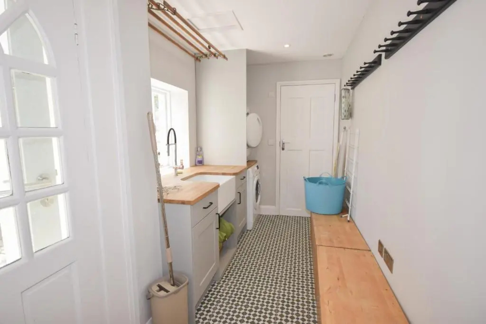 Arden Villa Sleeps 8 Moments From the Golden Sandy Beach of Ryde