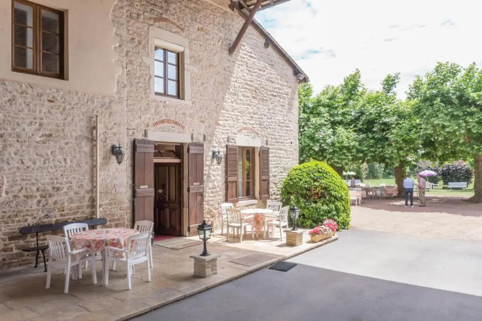 Hôtel et Appartements Les Platanes