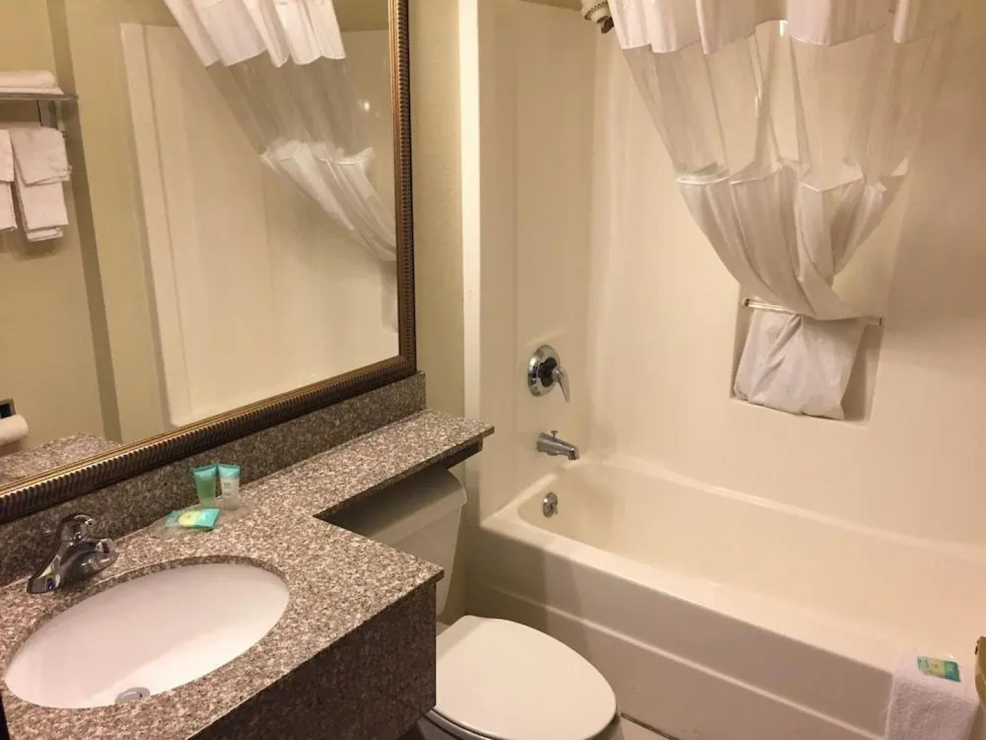 Bridgepointe Inn & Suites