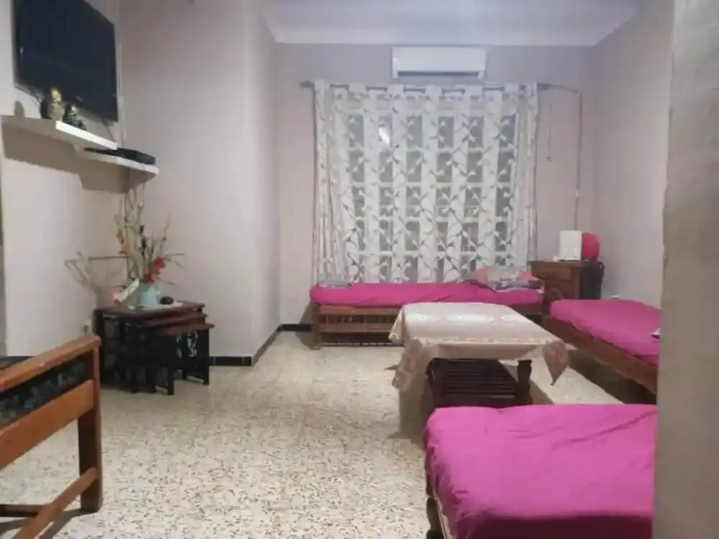 F2 bien équipé en centre-ville de Béjaïa