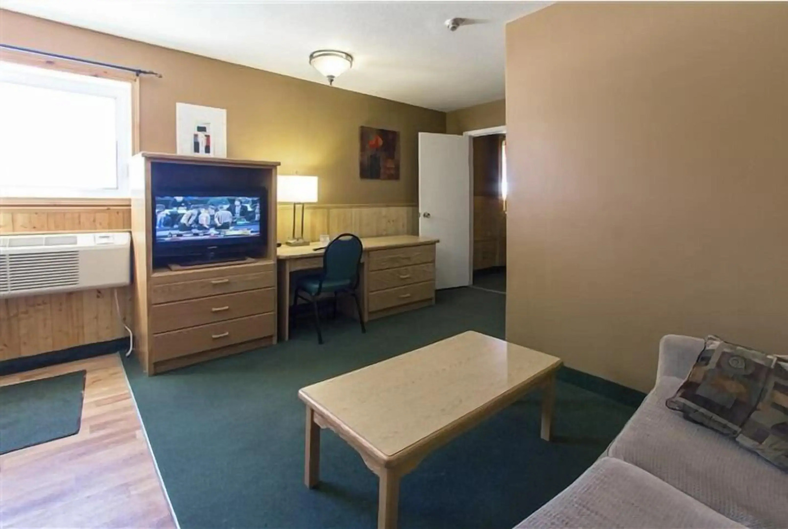 Howey Bay Motel & Restaurant