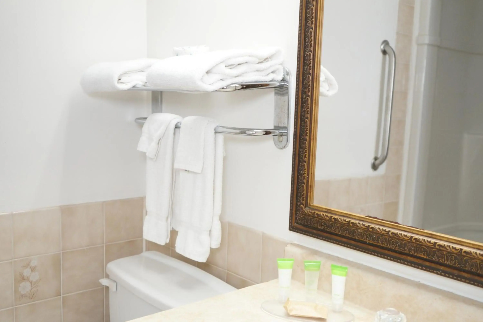 Jolly Roger Inn Resort