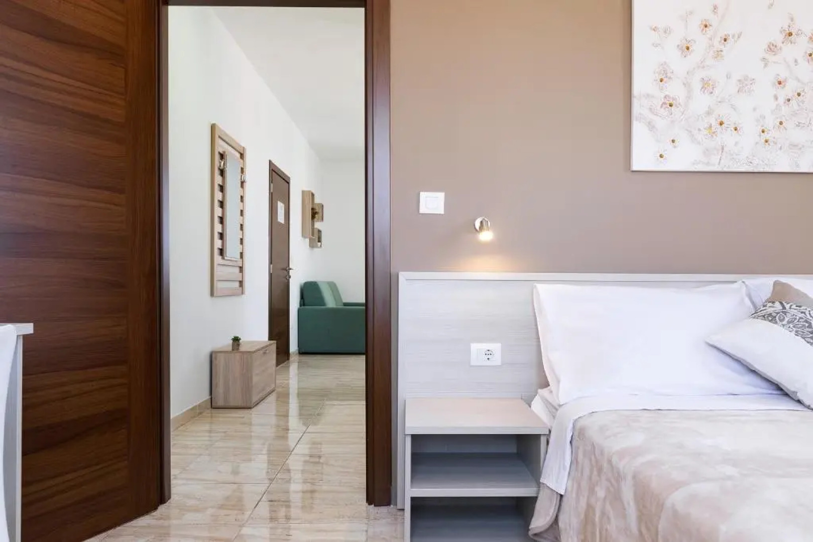 Апарт-отель Nina