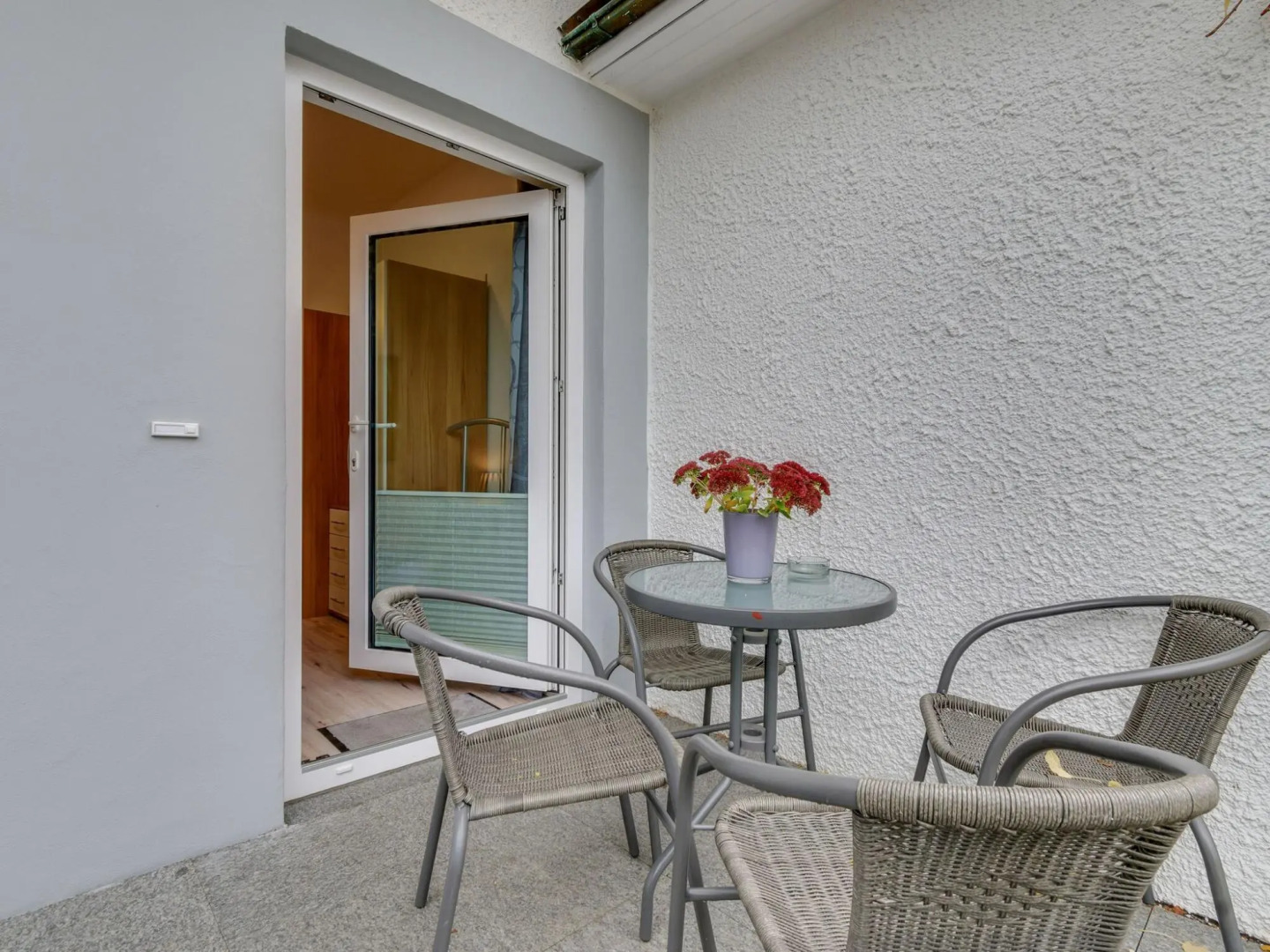 Spacious Apartment With Private Terrace