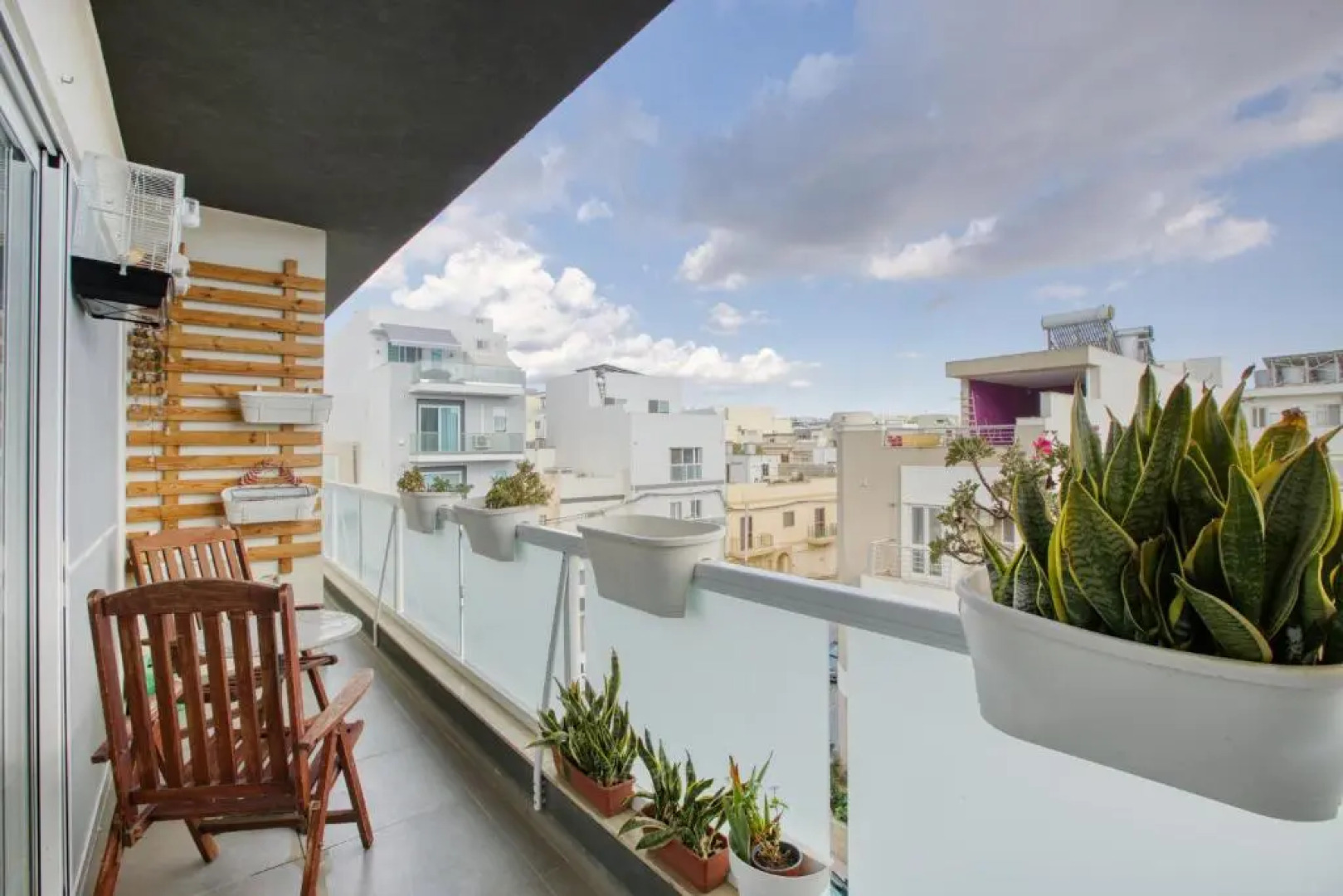 NGH12 - Lovely, spacious 2 bedroom apartment.