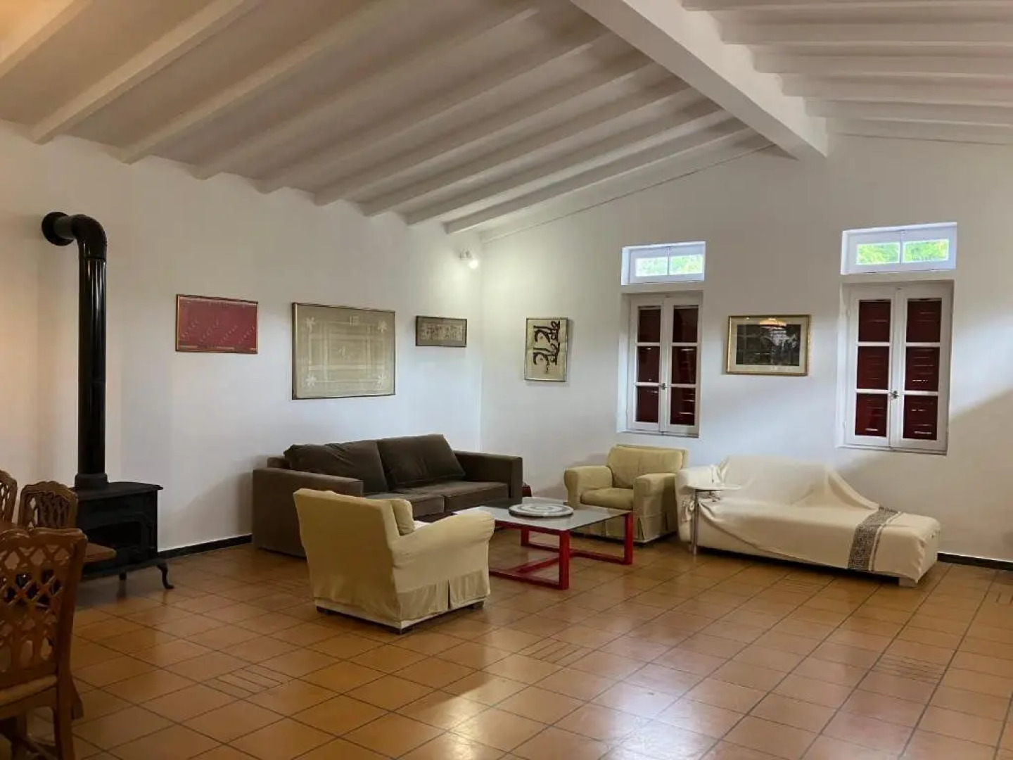 Mediterenian house with beautiful garden