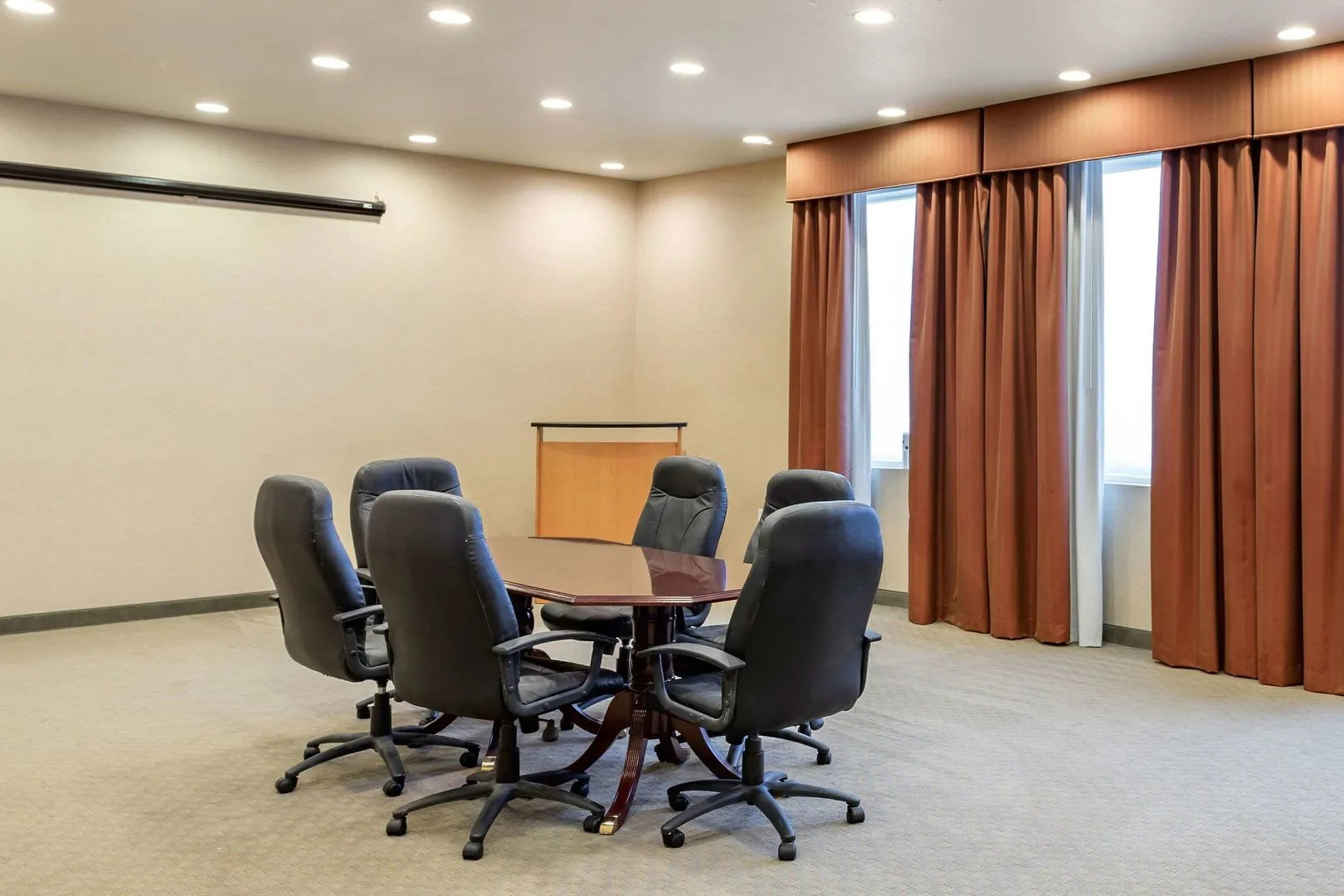 Sonesta Essential La Porte