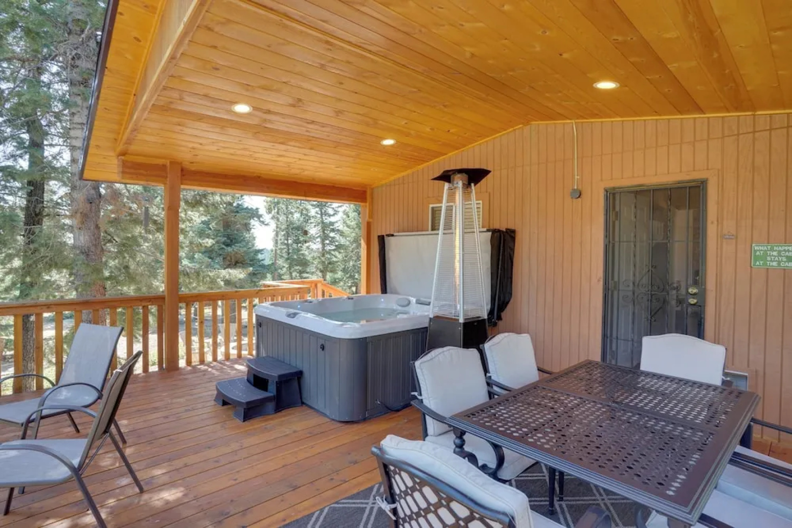 Spacious Duck Creek Village Cabin w/ Hot Tub!