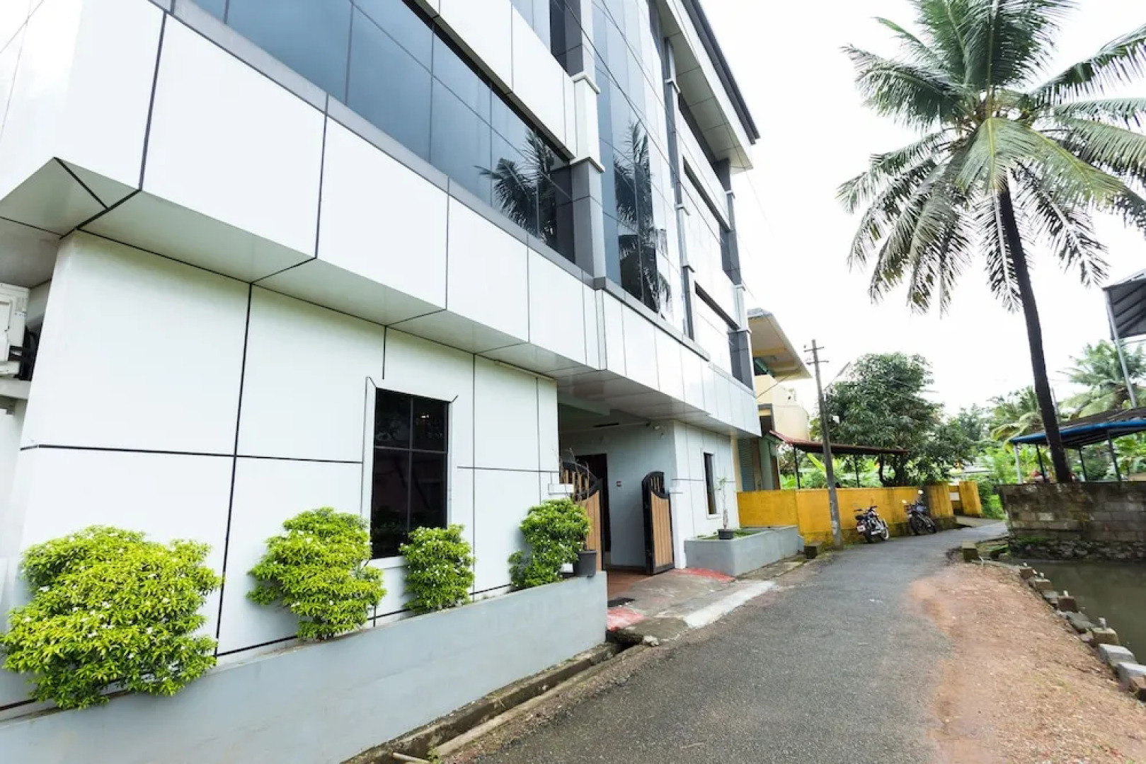 OYO 15598 Cochin Airport Hotel
