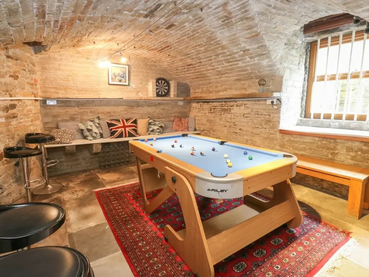 The Old Post Office - Pet Friendly Group Stays in Holmfirth