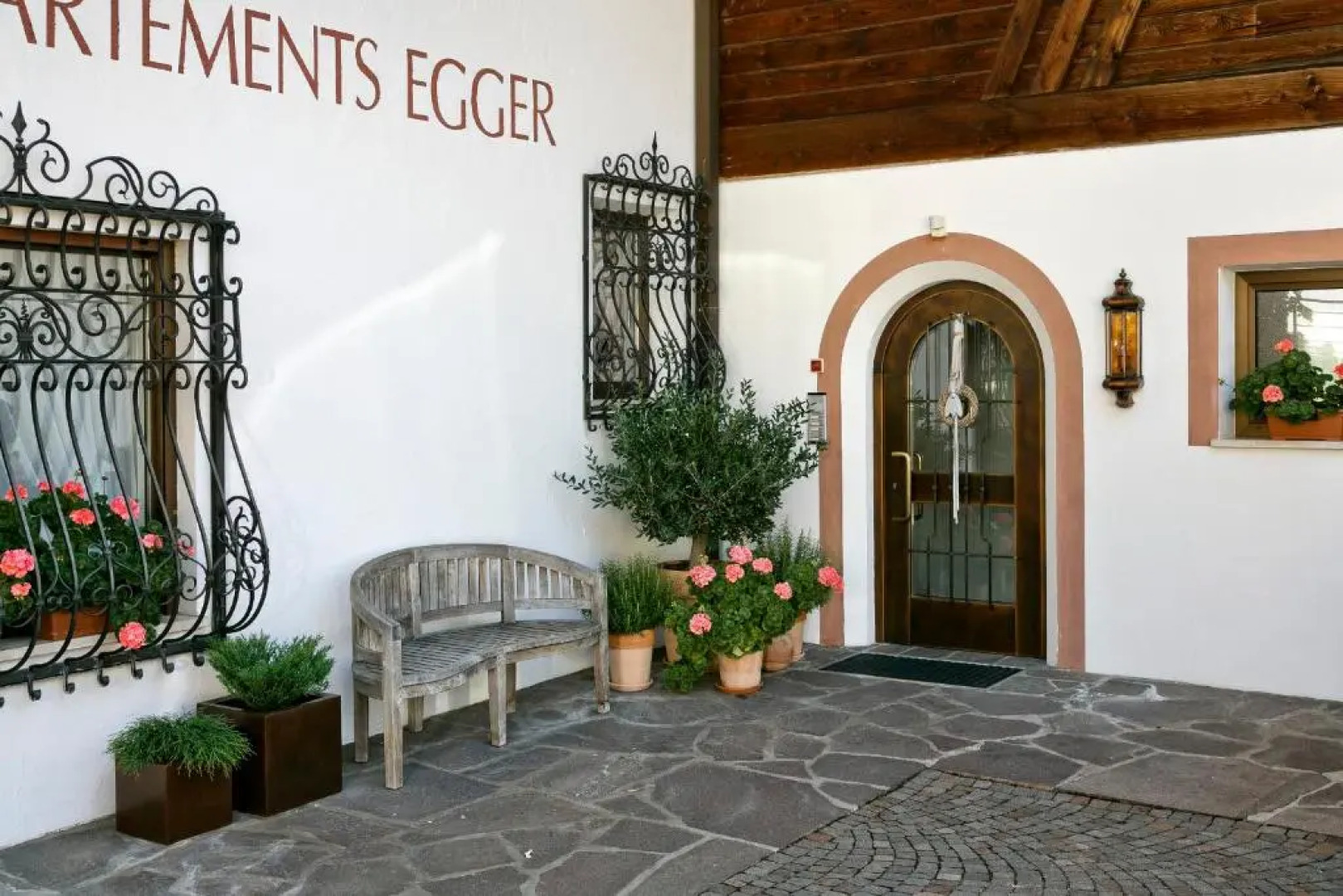 Egger Apartments