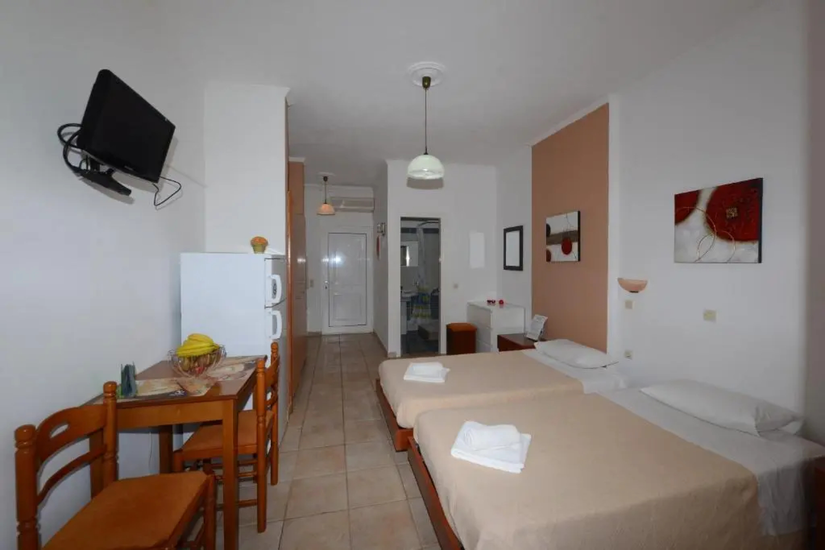 Roula's Studios & Apartment