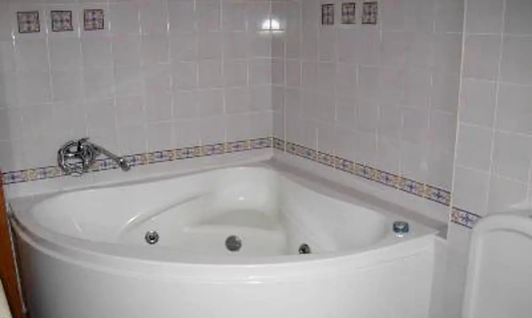 House With 2 Bedrooms in Pedraça, With Wonderful Mountain View, Shared Pool, Enclosed Garden Near the Beach