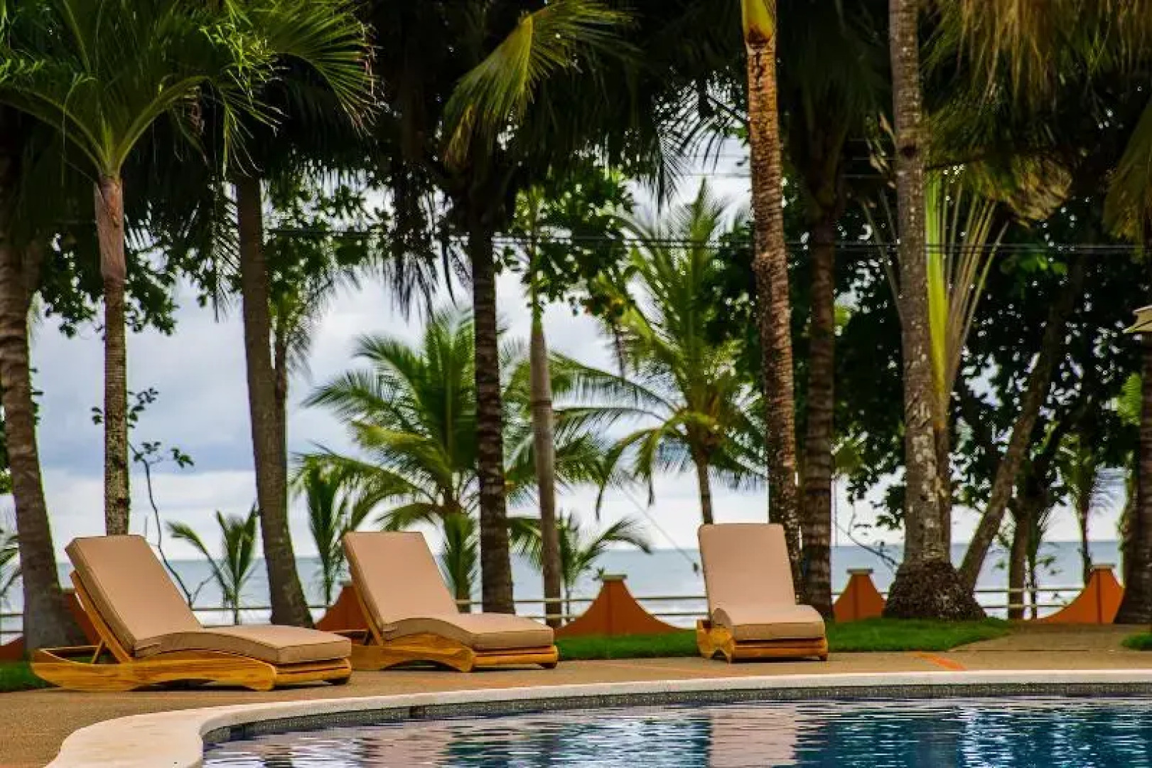 Sunset Del Mar Resort