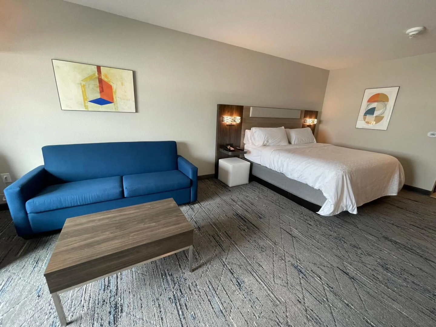 Holiday Inn Express & Suites Ft. Smith Airport by IHG