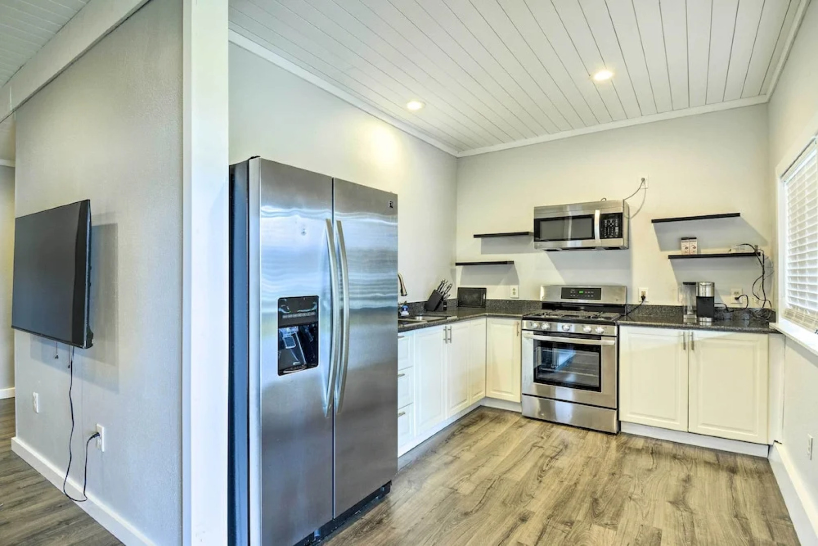 Lakefront Bremerton Vacation Rental w/ Deck!